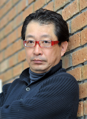 成毛眞氏